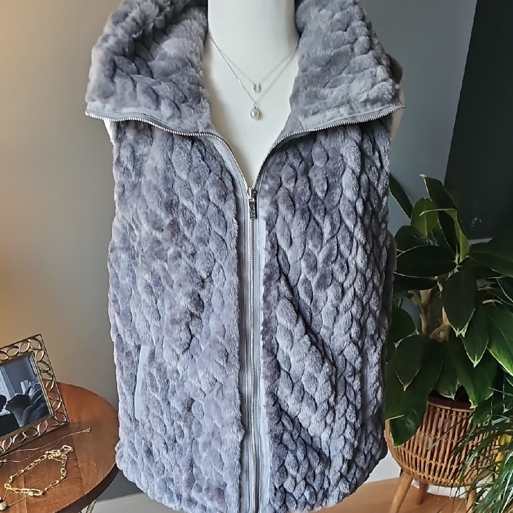 Women's Gray Faux Fur Vest